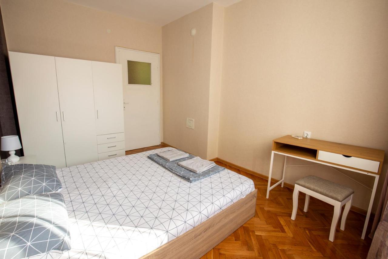 Apartment Little Vienna Ruse Exterior photo