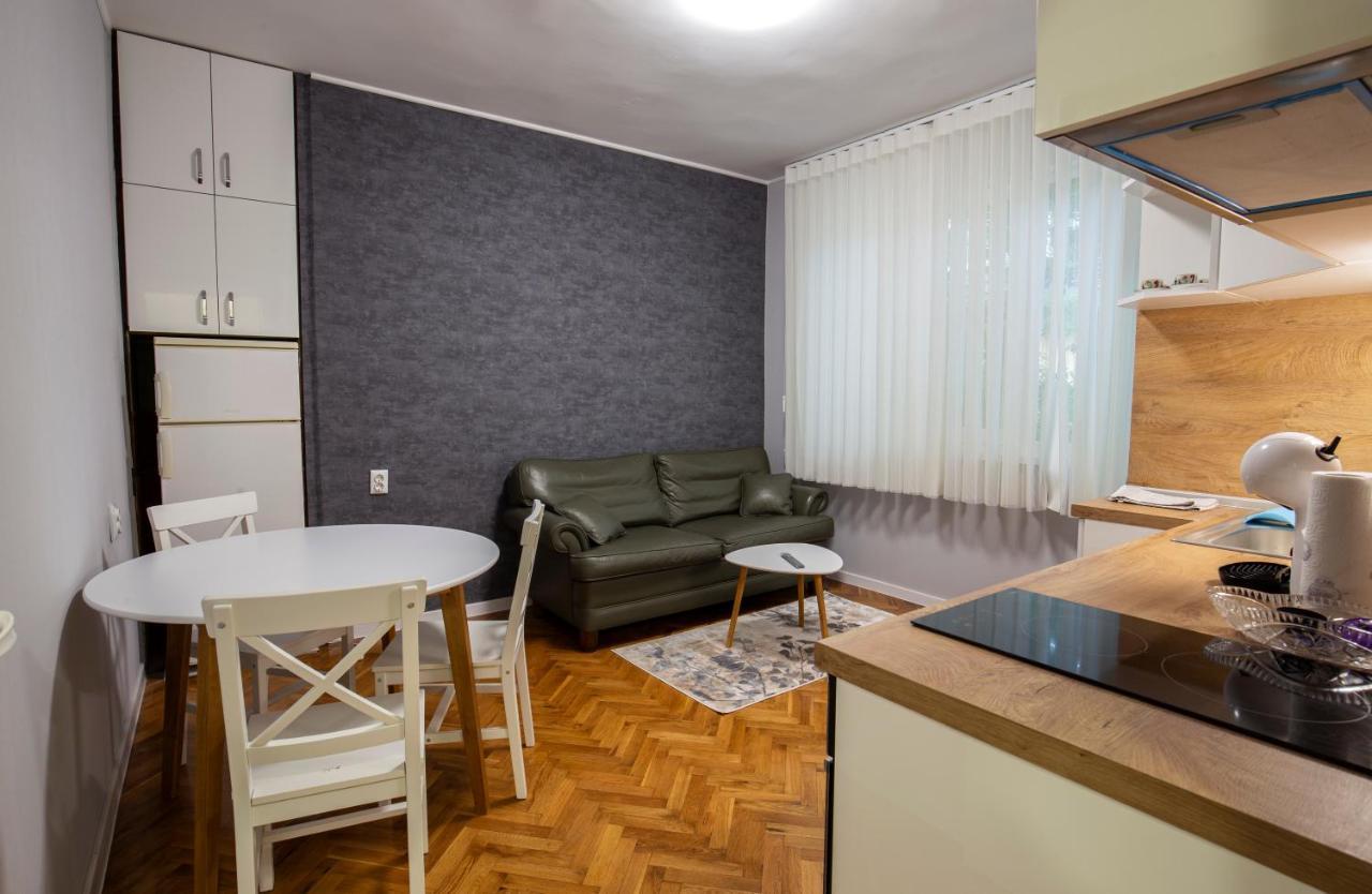 Apartment Little Vienna Ruse Exterior photo