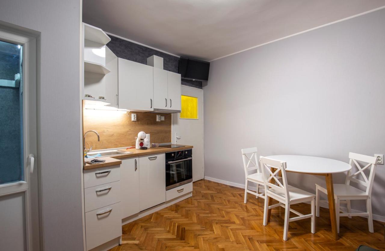 Apartment Little Vienna Ruse Exterior photo